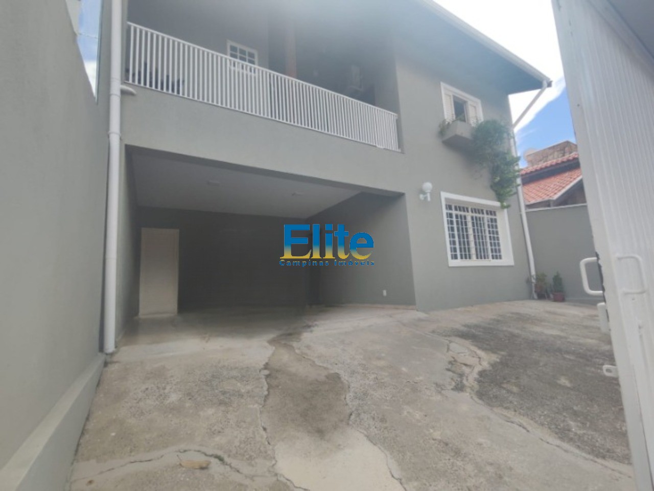 Casa à venda com 3 quartos, 250m² - Foto 2