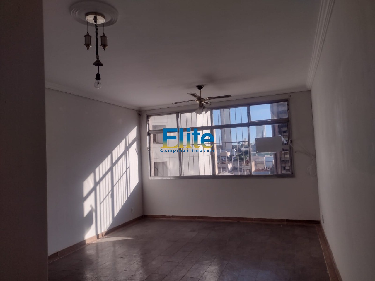 Apartamento à venda com 3 quartos, 107m² - Foto 2