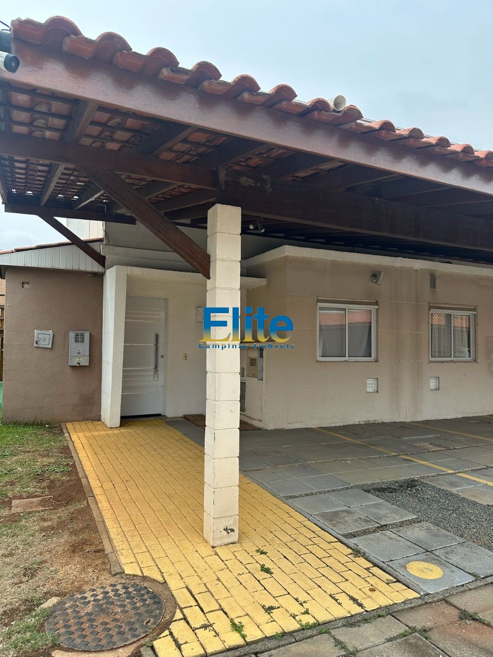 Casa de Condomínio à venda e aluguel com 3 quartos, 100m² - Foto 1