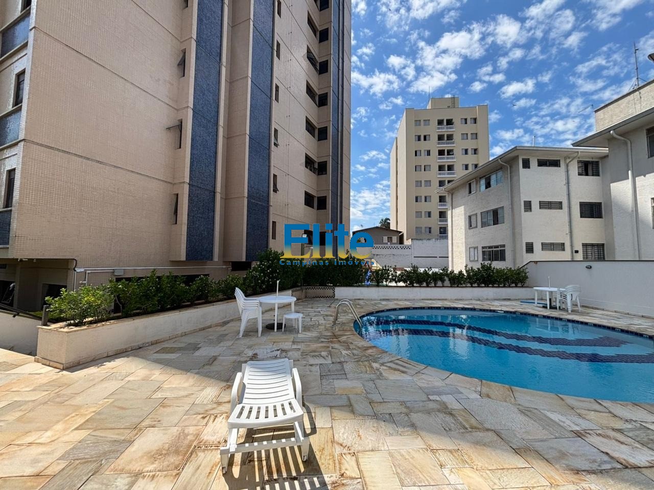 Apartamento à venda com 2 quartos, 90m² - Foto 3