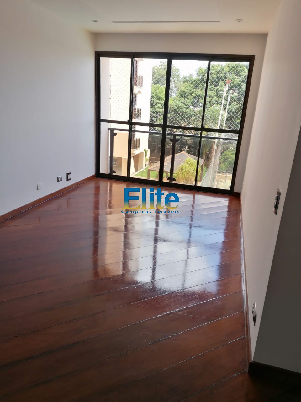 Apartamento à venda com 3 quartos, 110m² - Foto 2