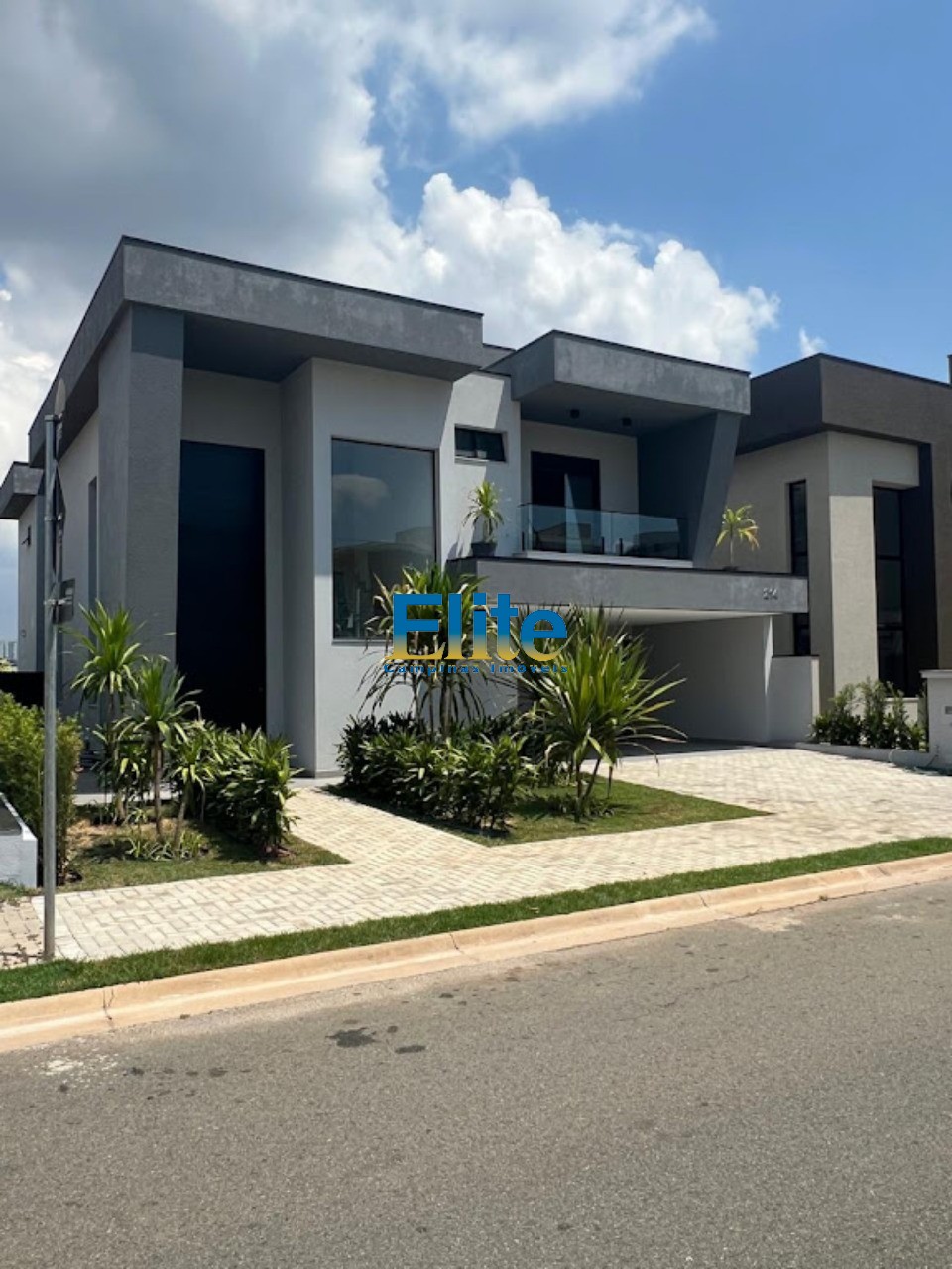 Casa de Condomínio à venda com 4 quartos, 340m² - Foto 2
