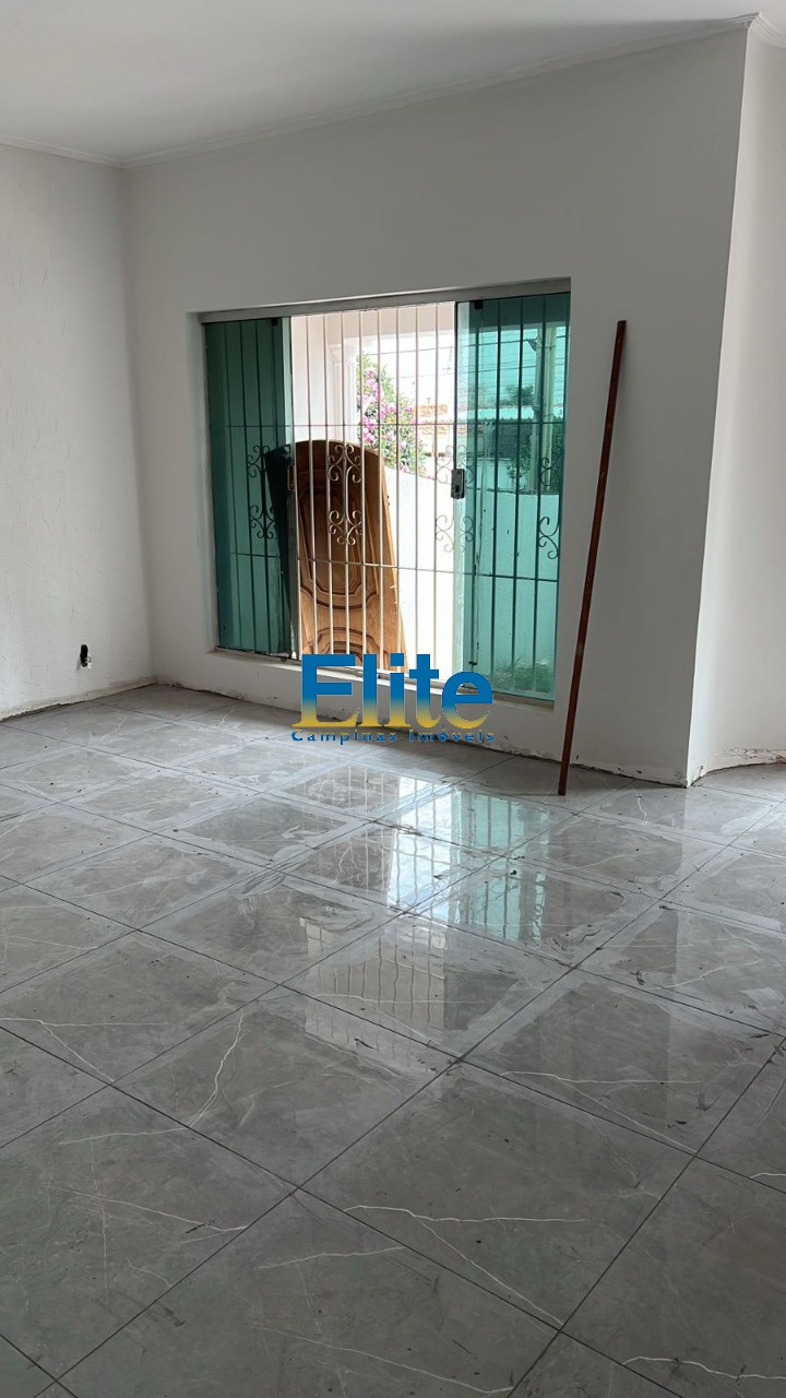 Casa à venda com 4 quartos, 300m² - Foto 2