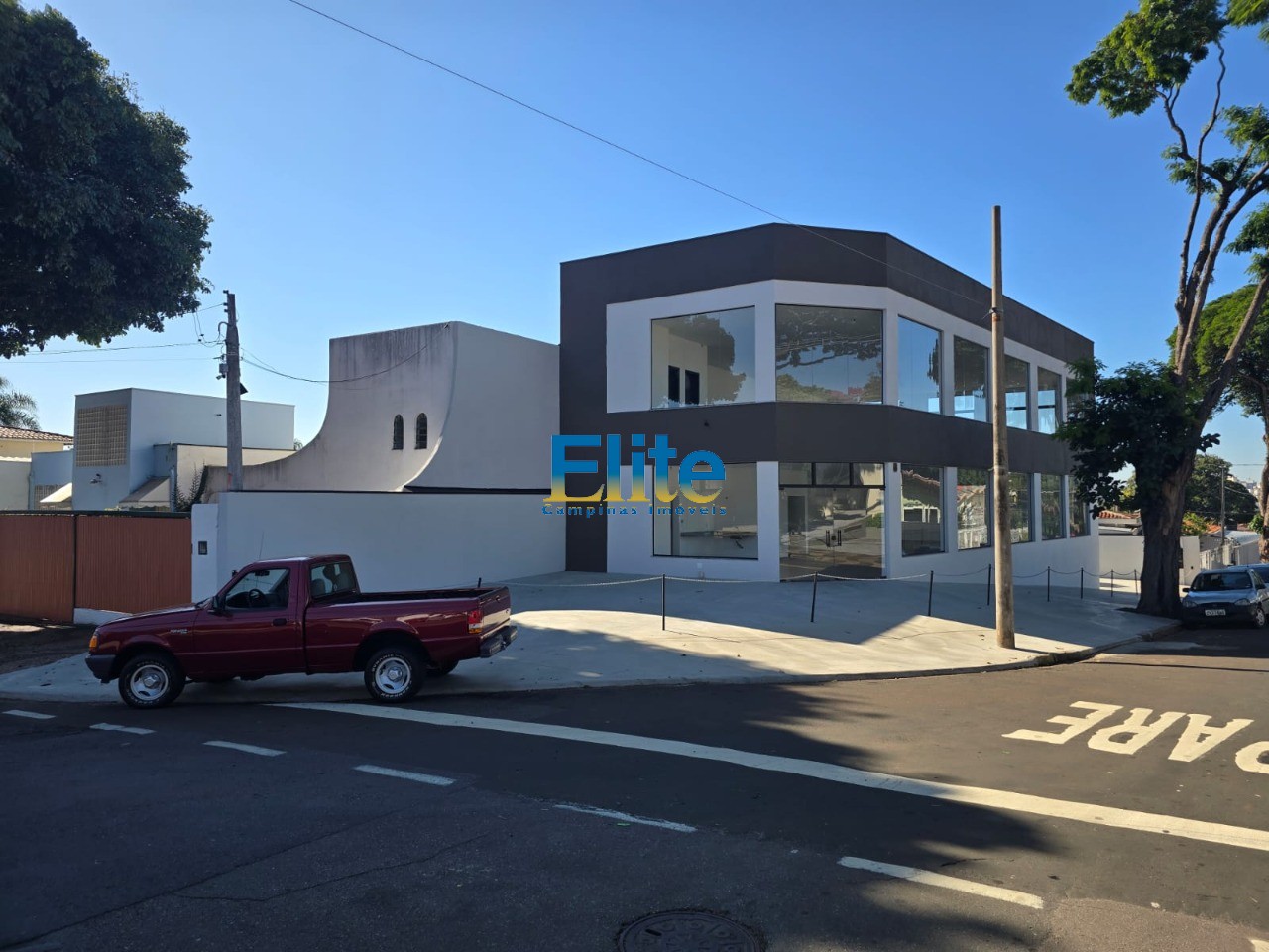 Prédio Inteiro - Foto 1