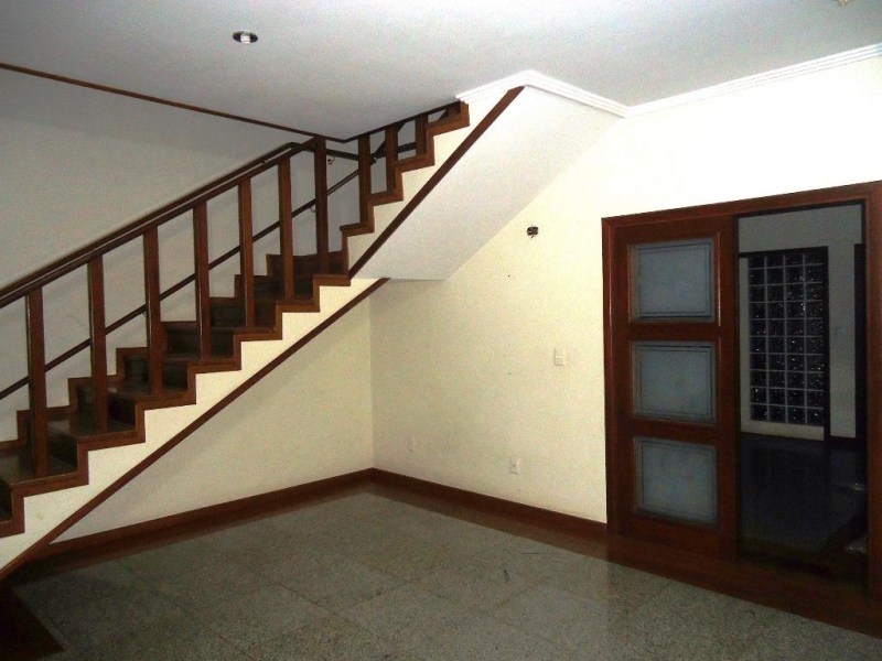 Sobrado à venda com 4 quartos, 350m² - Foto 2