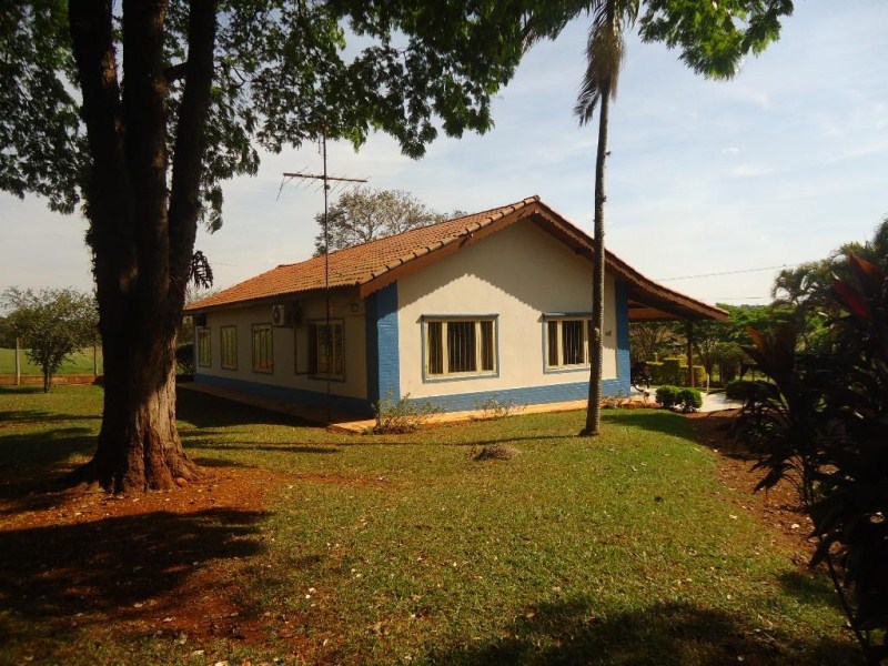 Fazenda à venda com 4 quartos, 2802m² - Foto 1