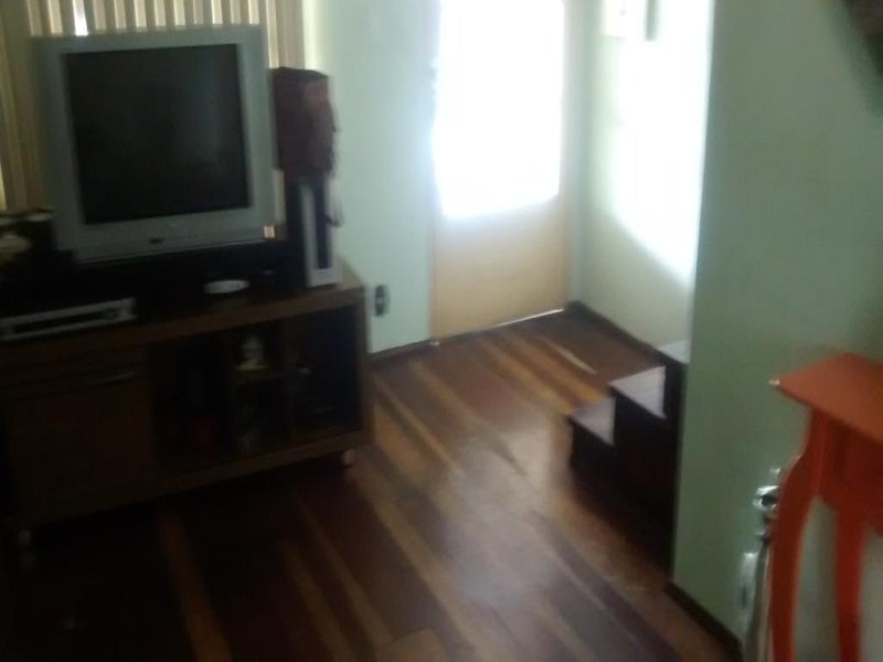 Casa de Condomínio à venda com 2 quartos, 200m² - Foto 1