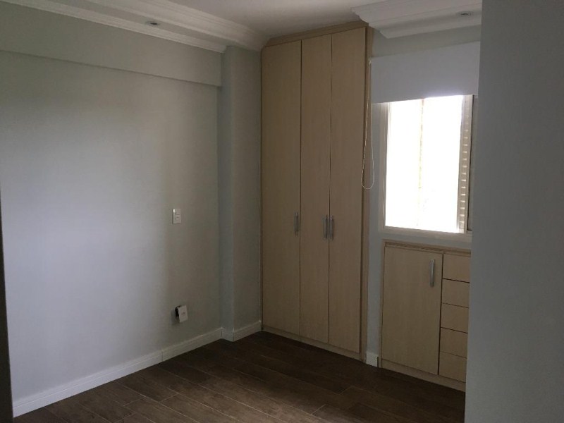 Apartamento à venda com 3 quartos, 178m² - Foto 5