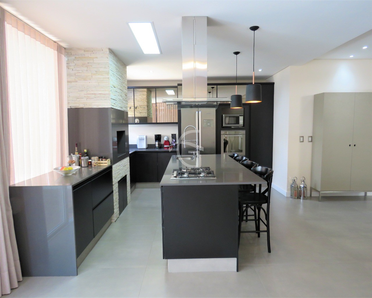 Casa à venda com 3 quartos, 300m² - Foto 14