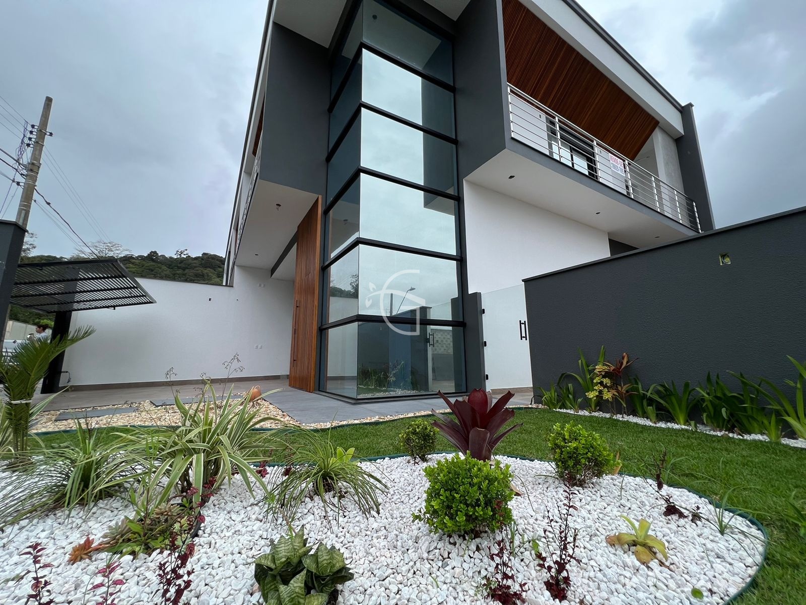 Casa à venda com 3 quartos, 191m² - Foto 2