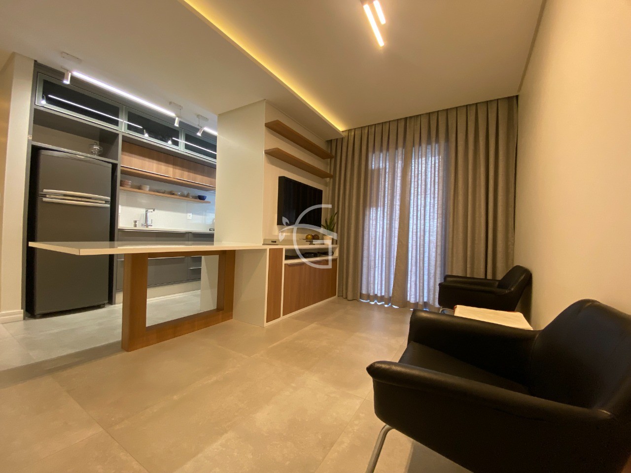 Apartamento à venda com 2 quartos, 70m² - Foto 1