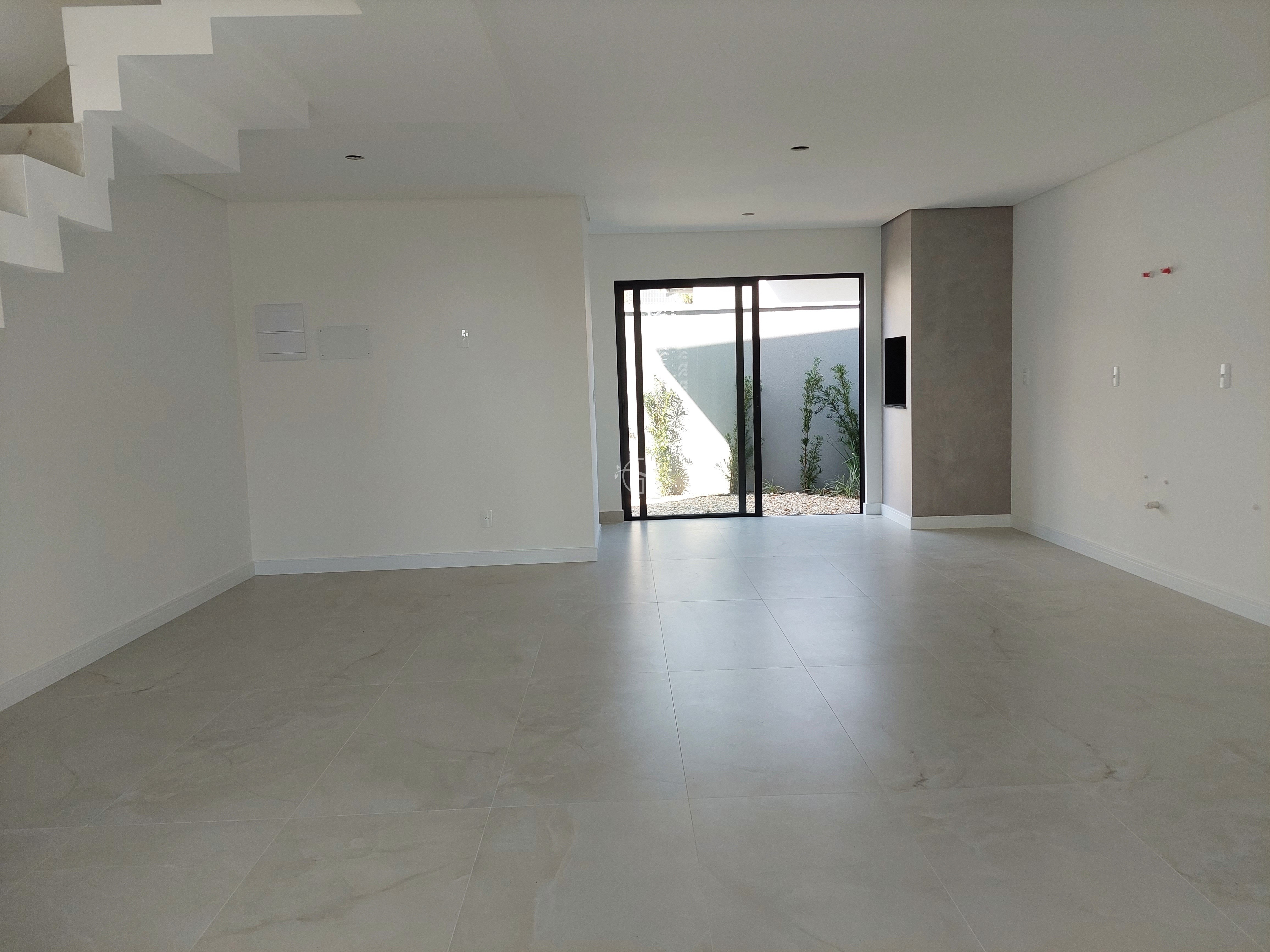 Casa à venda com 3 quartos, 108m² - Foto 3