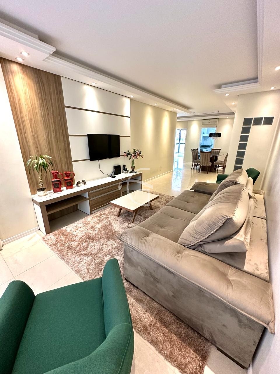 Apartamento à venda com 3 quartos, 120m² - Foto 1