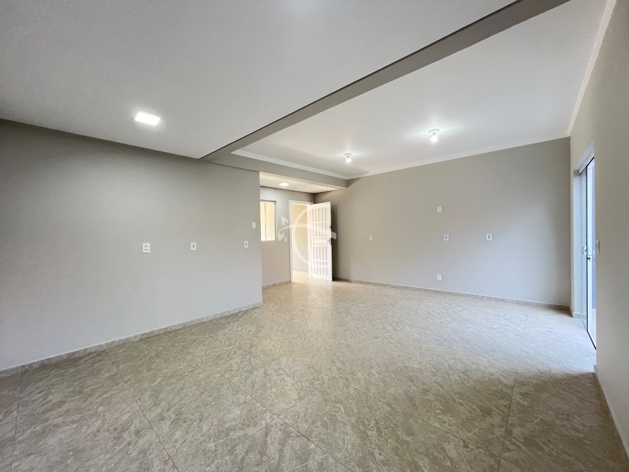 Casa à venda com 3 quartos, 152m² - Foto 2