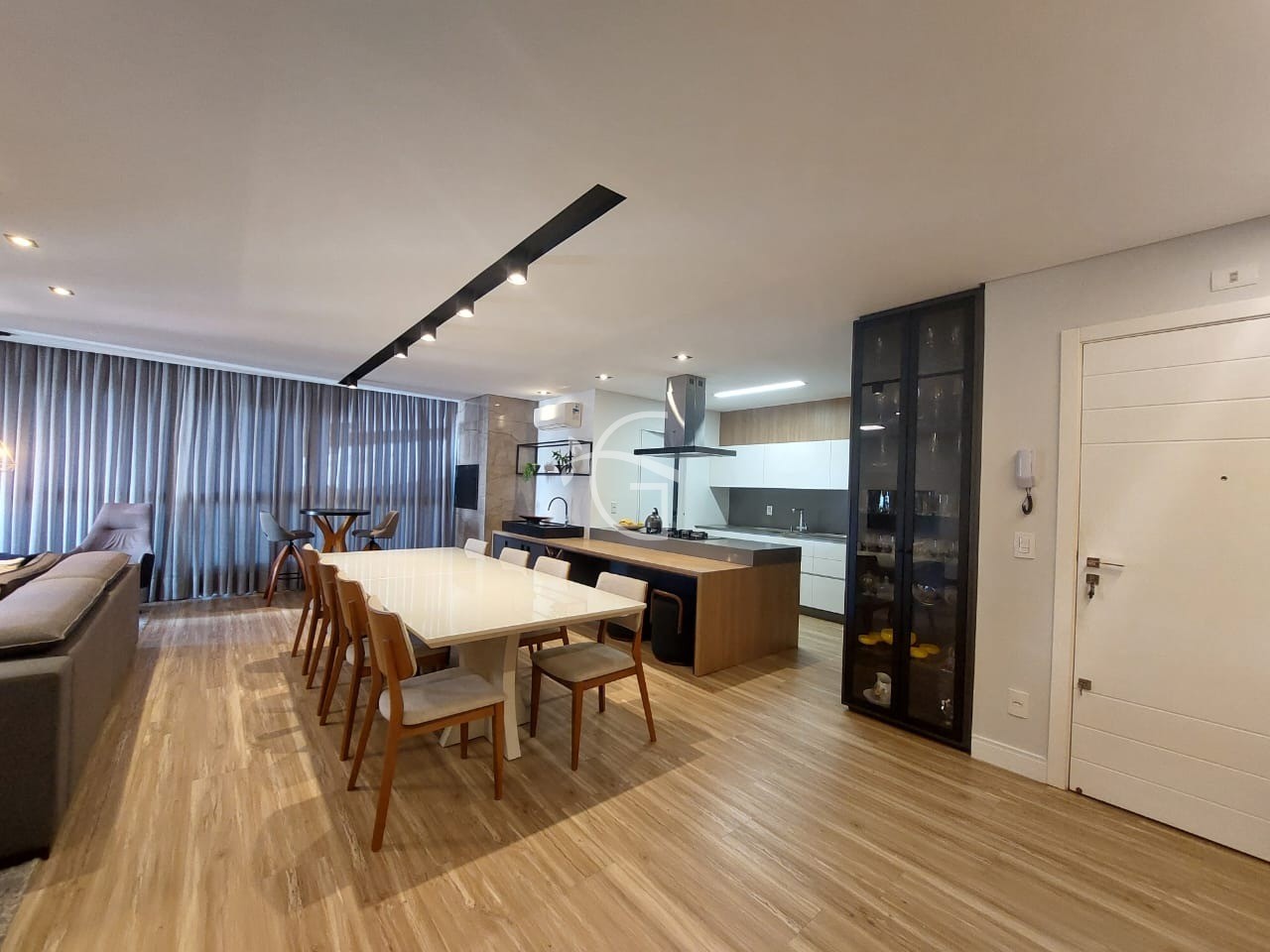 Apartamento à venda com 2 quartos, 121m² - Foto 4