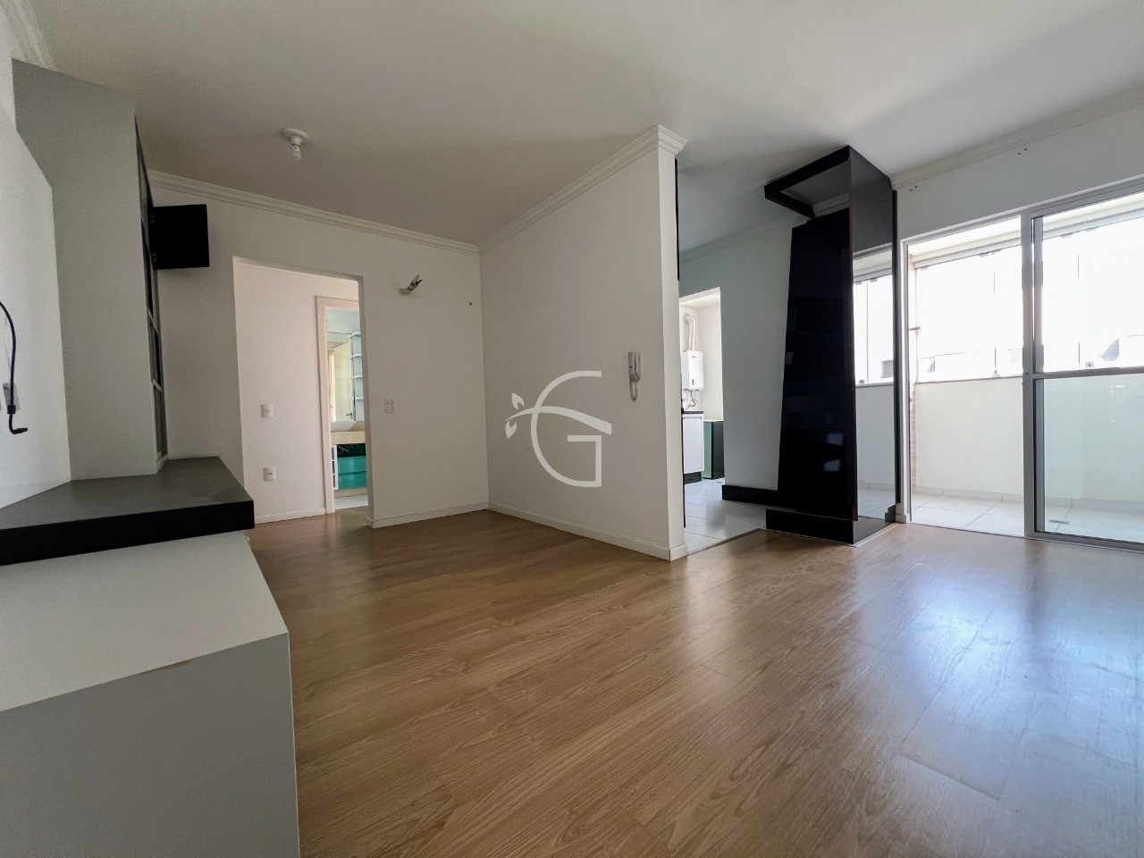 Apartamento à venda com 2 quartos, 66m² - Foto 2