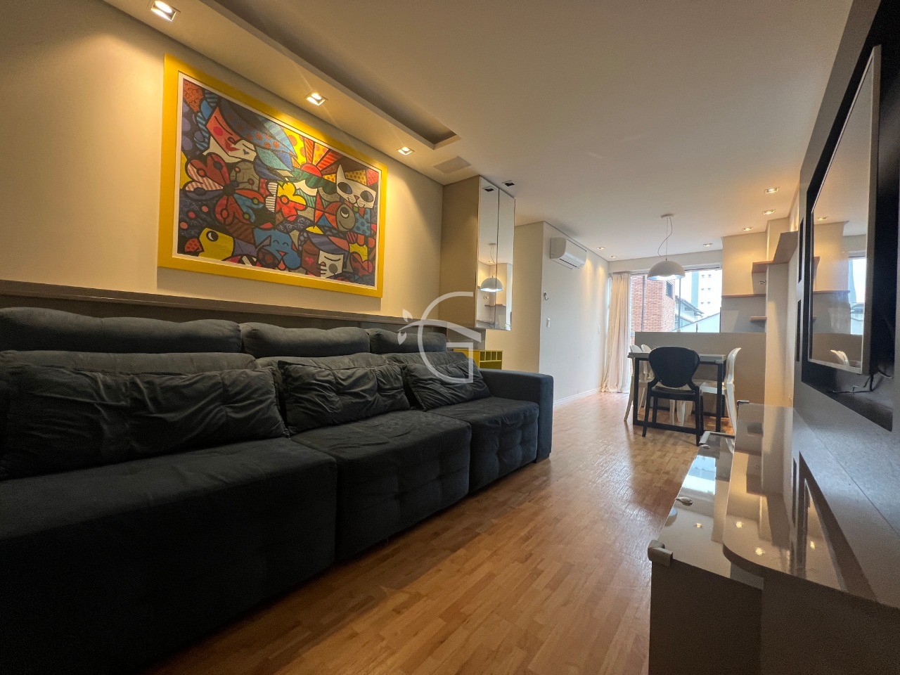 Apartamento à venda com 2 quartos, 72m² - Foto 2