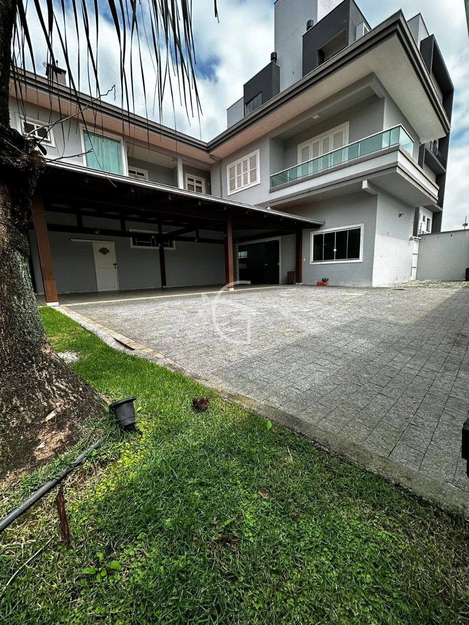 Casa à venda com 3 quartos, 570m² - Foto 2