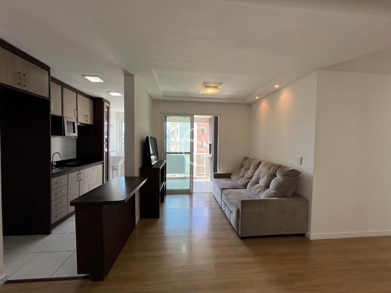 Apartamento à venda com 3 quartos, 72m² - Foto 2