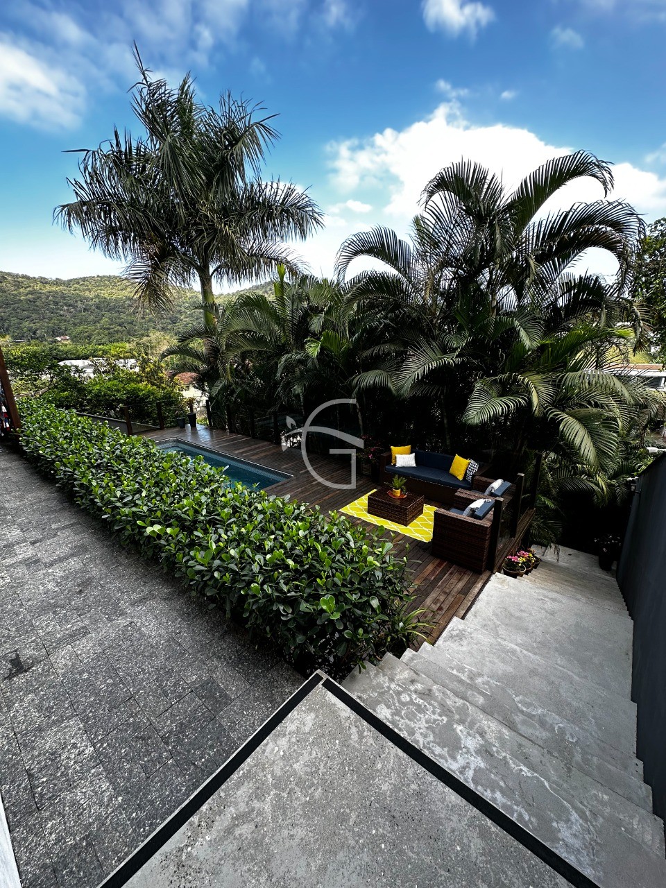 Sobrado à venda com 3 quartos, 515m² - Foto 1