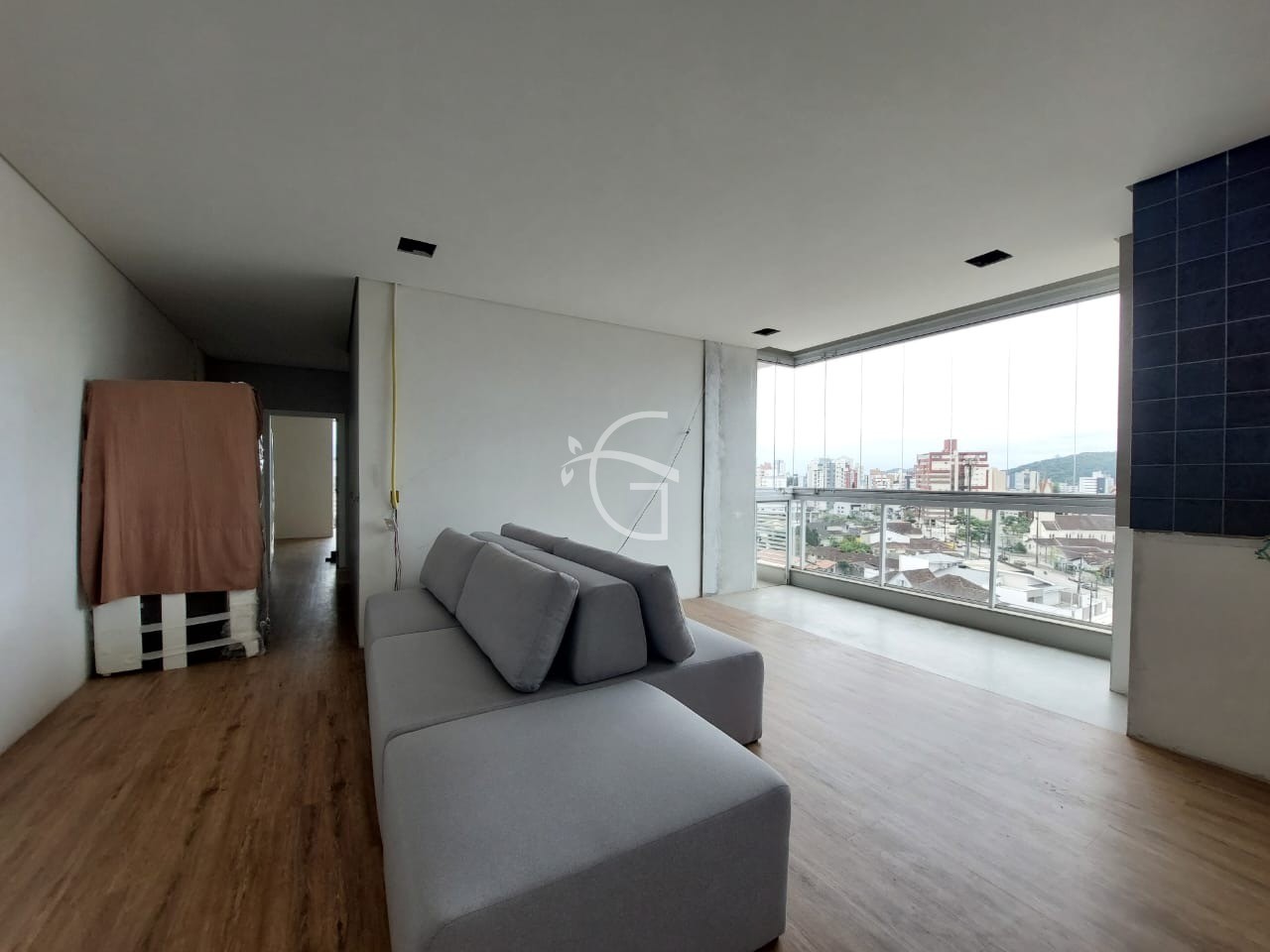 Apartamento à venda com 3 quartos, 105m² - Foto 2