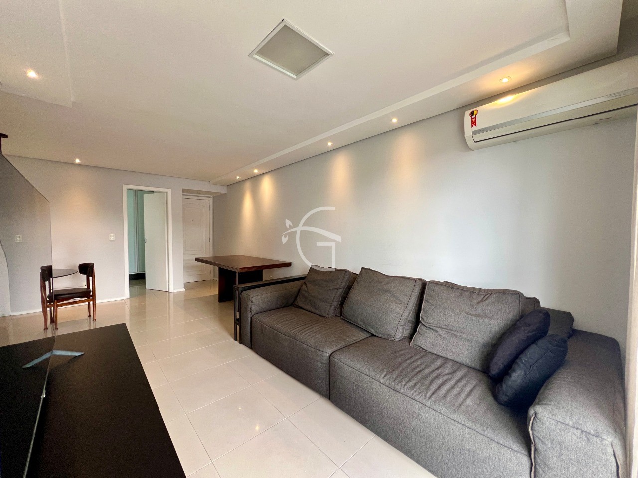 Apartamento à venda com 3 quartos, 103m² - Foto 2