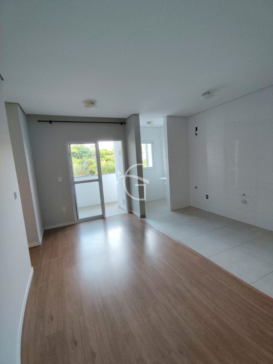 Apartamento à venda com 2 quartos, 62m² - Foto 2