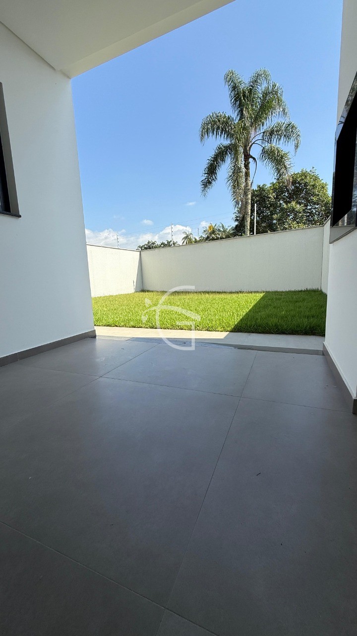 Casa à venda com 3 quartos, 134m² - Foto 14