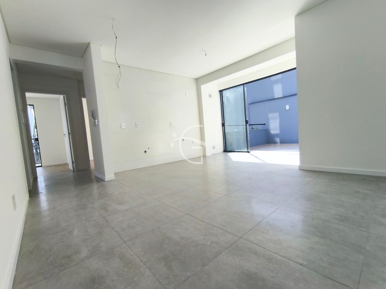 Apartamento à venda com 2 quartos, 90m² - Foto 2