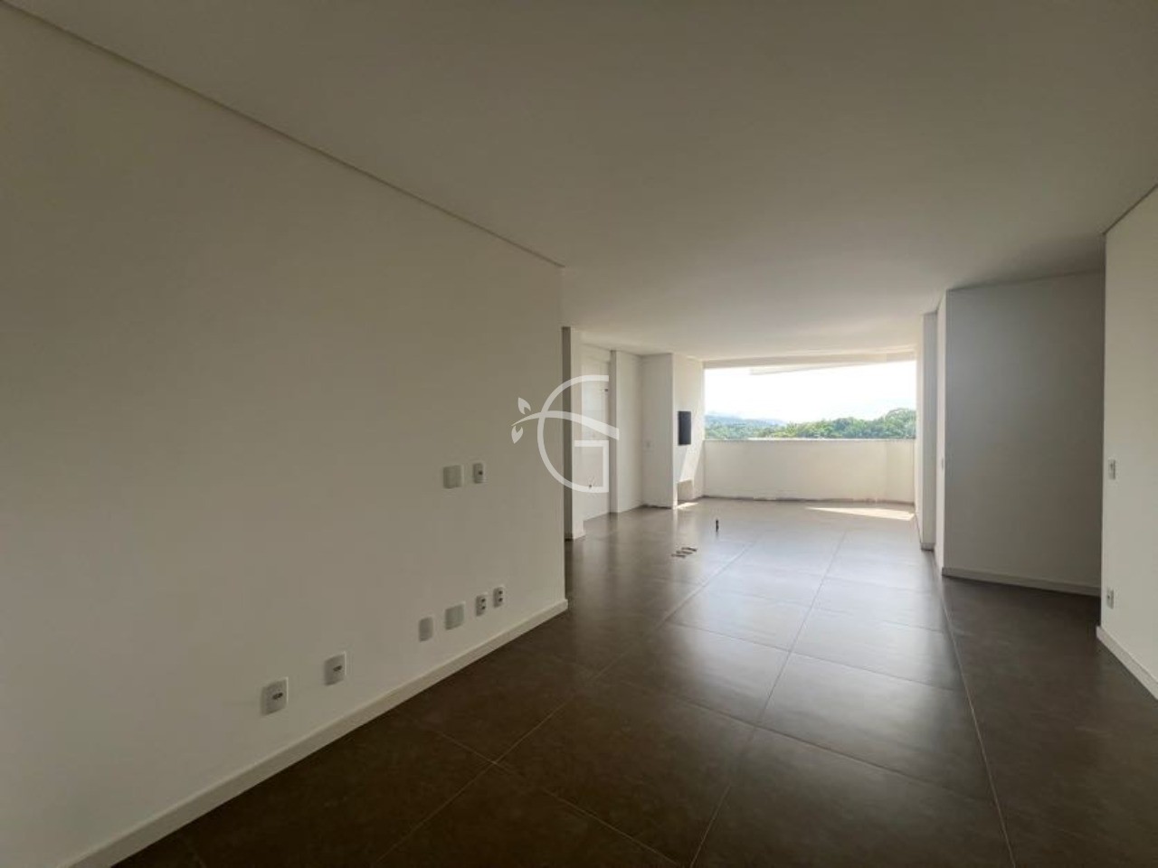 Apartamento à venda com 3 quartos, 97m² - Foto 2