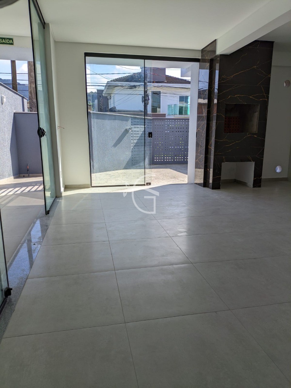 Apartamento à venda com 2 quartos, 65m² - Foto 2