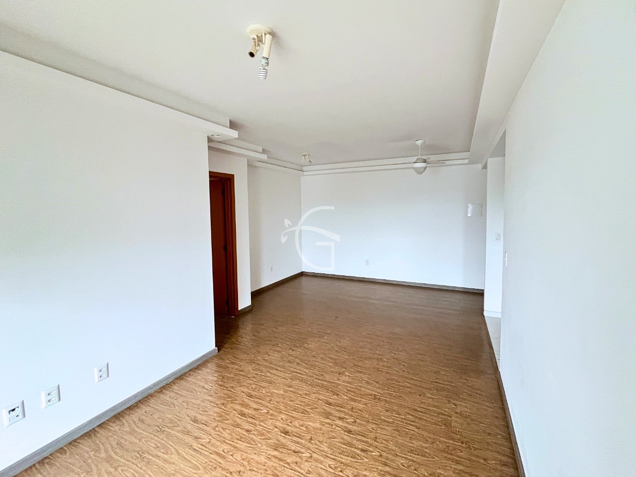 Apartamento à venda com 3 quartos, 93m² - Foto 1