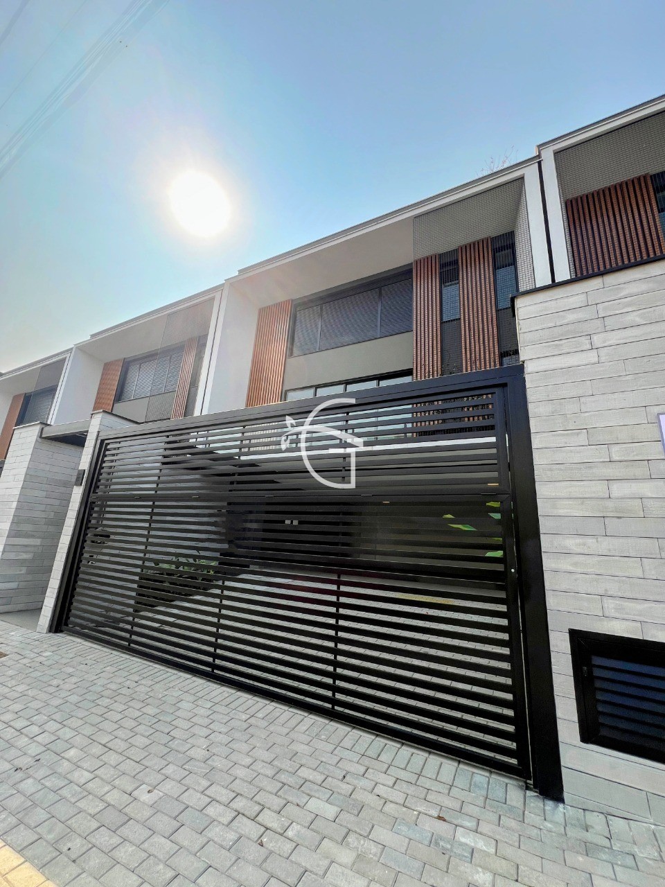 Casa à venda com 3 quartos, 291m² - Foto 2