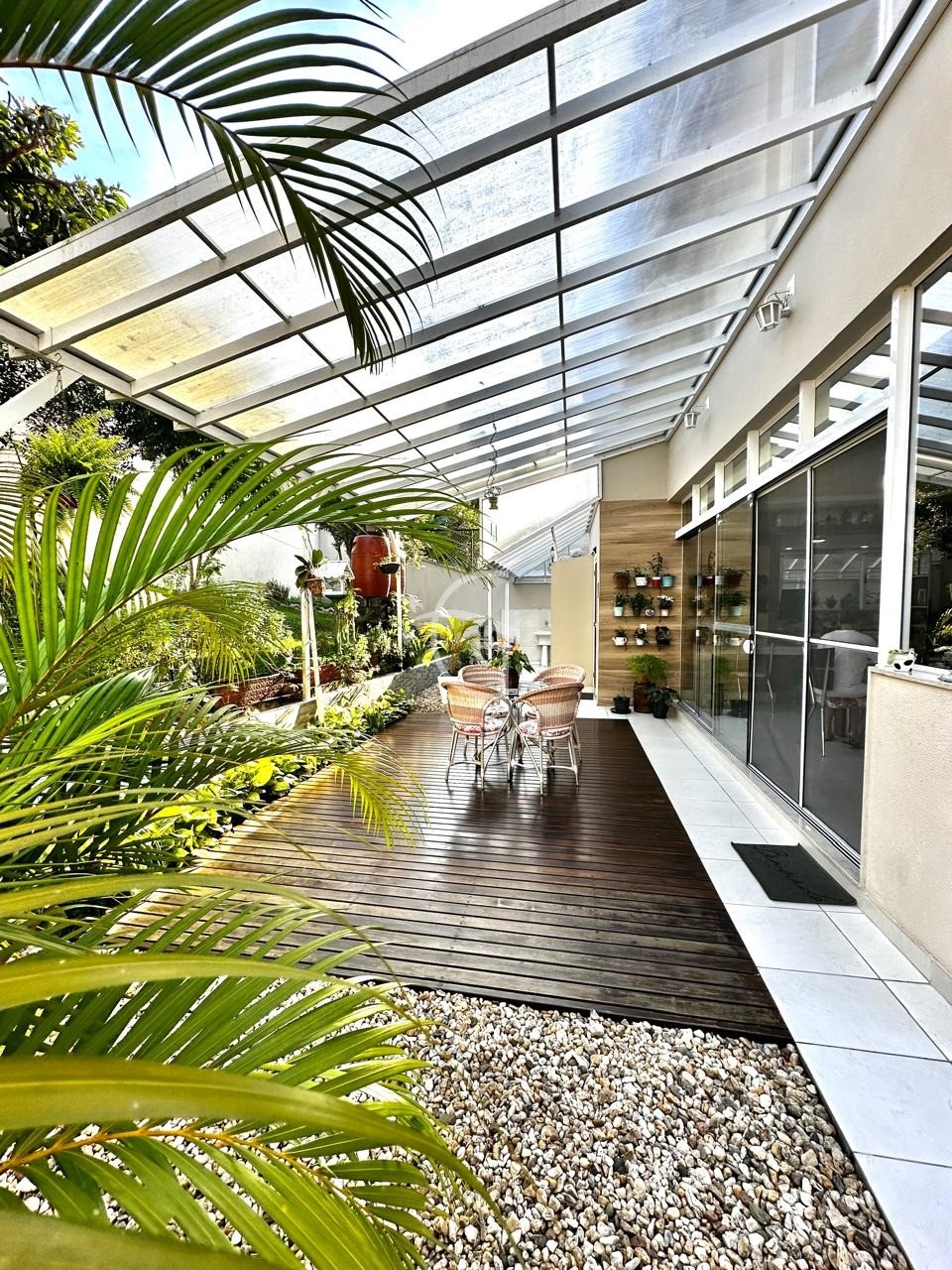 Casa à venda com 4 quartos - Foto 1