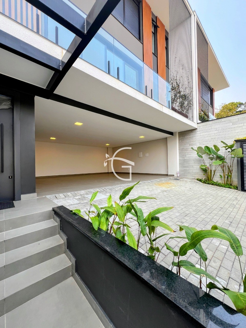 Casa à venda com 3 quartos, 291m² - Foto 1