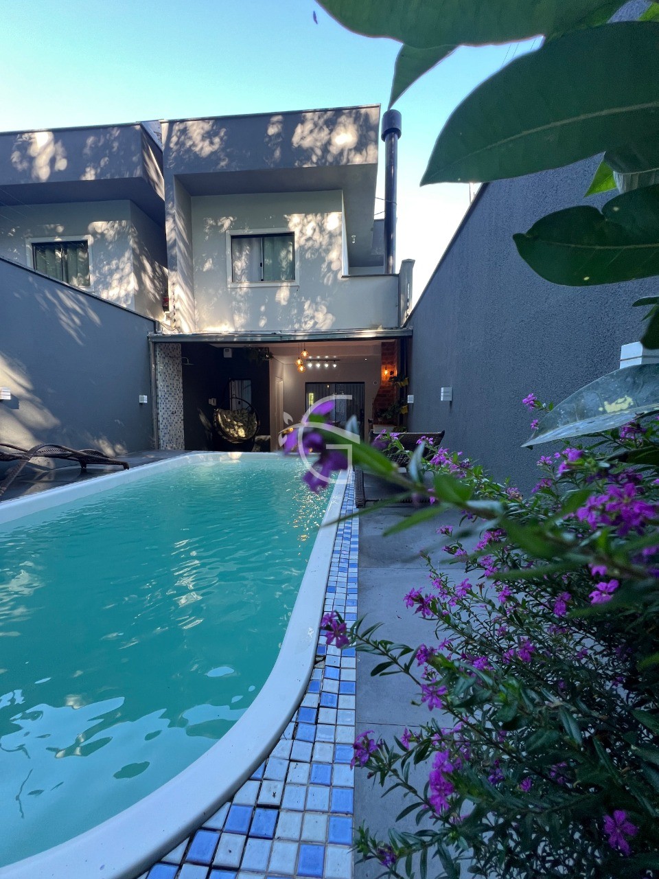 Casa à venda com 3 quartos, 150m² - Foto 1