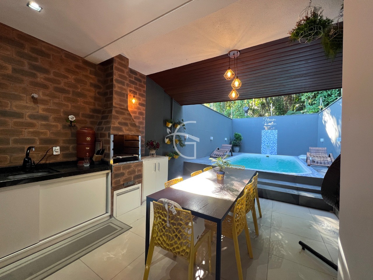 Casa à venda com 3 quartos, 150m² - Foto 4