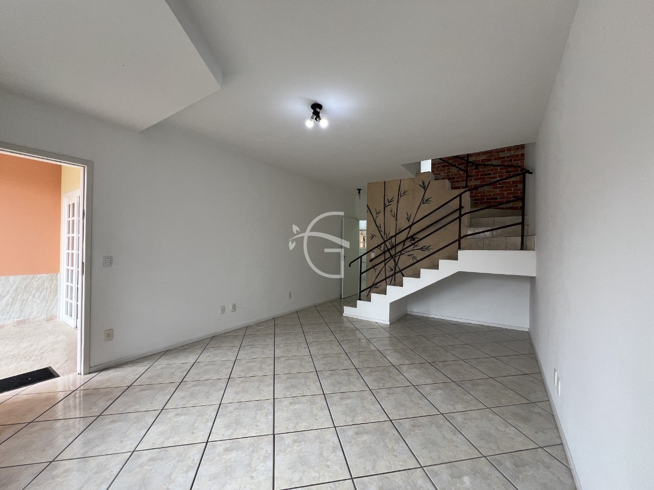 Casa à venda com 3 quartos, 191m² - Foto 2