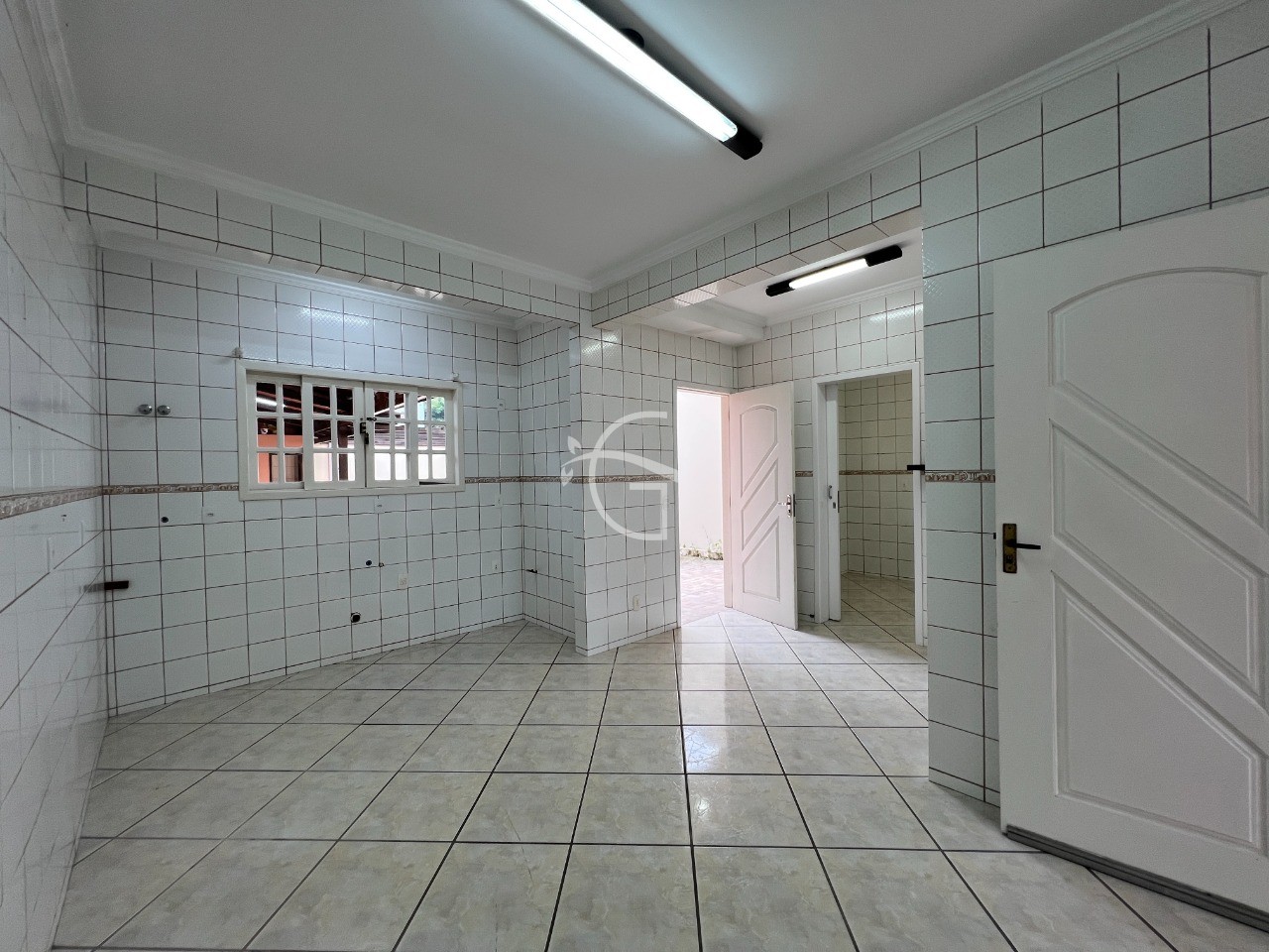 Casa à venda com 3 quartos, 191m² - Foto 4
