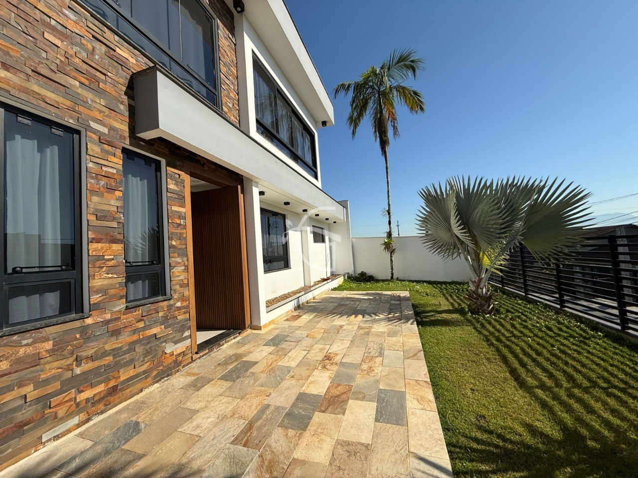 Casa à venda com 5 quartos, 476m² - Foto 1
