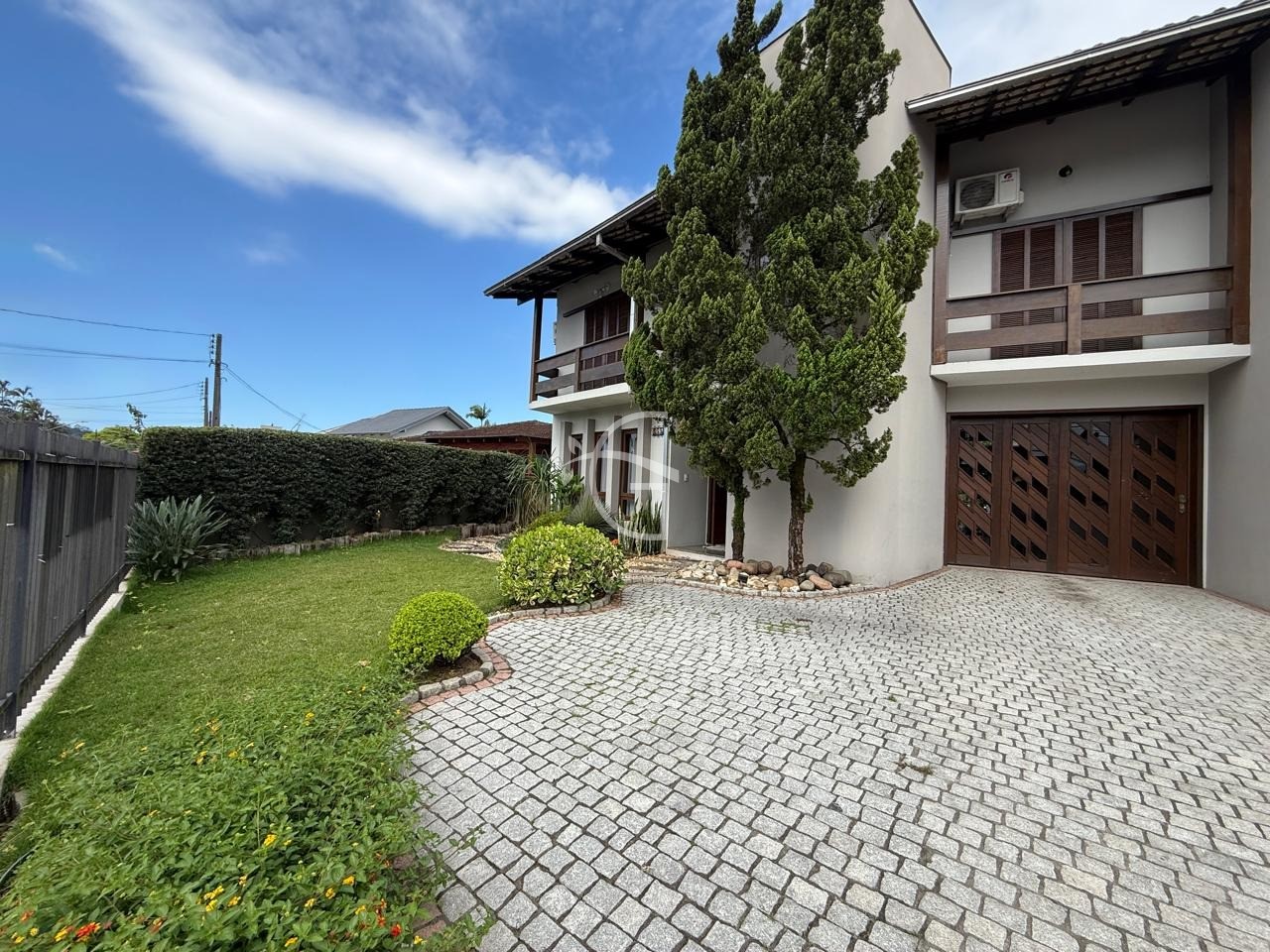 Casa, 4 quartos, 235 m² - Foto 2