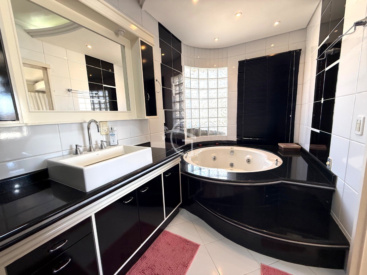 Casa, 4 quartos, 266 m² - Foto 19