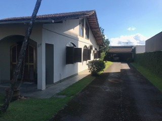 Casa para alugar com 3 quartos, 150m² - Foto 1