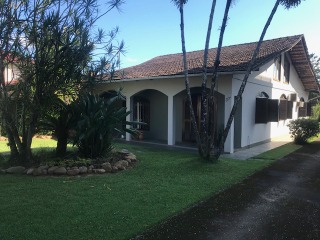 Casa para alugar com 3 quartos, 150m² - Foto 2