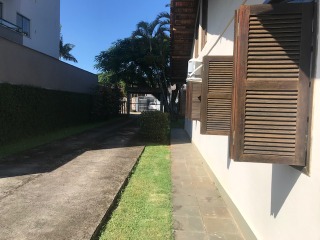 Casa para alugar com 3 quartos, 150m² - Foto 10