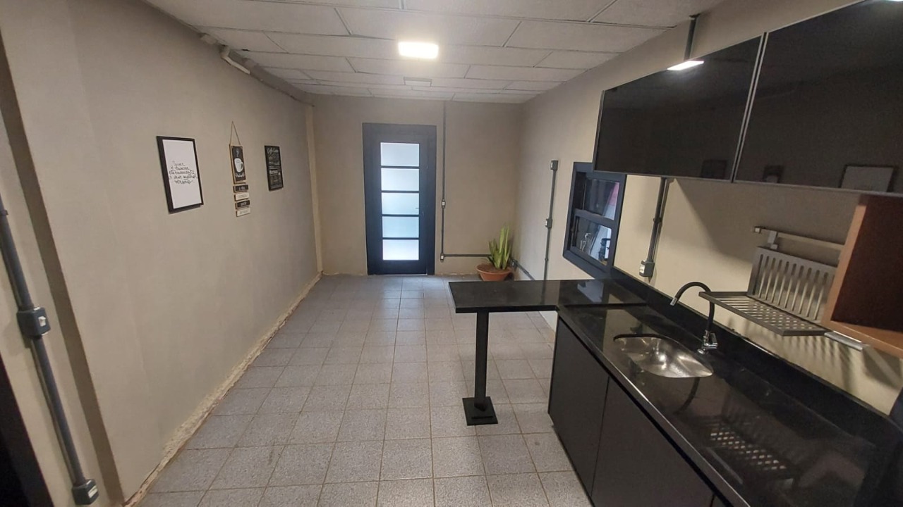 Imóvel Comercial Padrão para alugar, 130m² - Foto 11