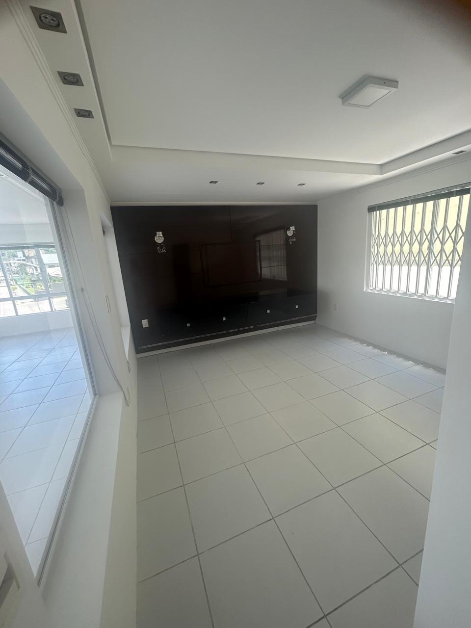 Apartamento para alugar com 3 quartos, 110m² - Foto 13