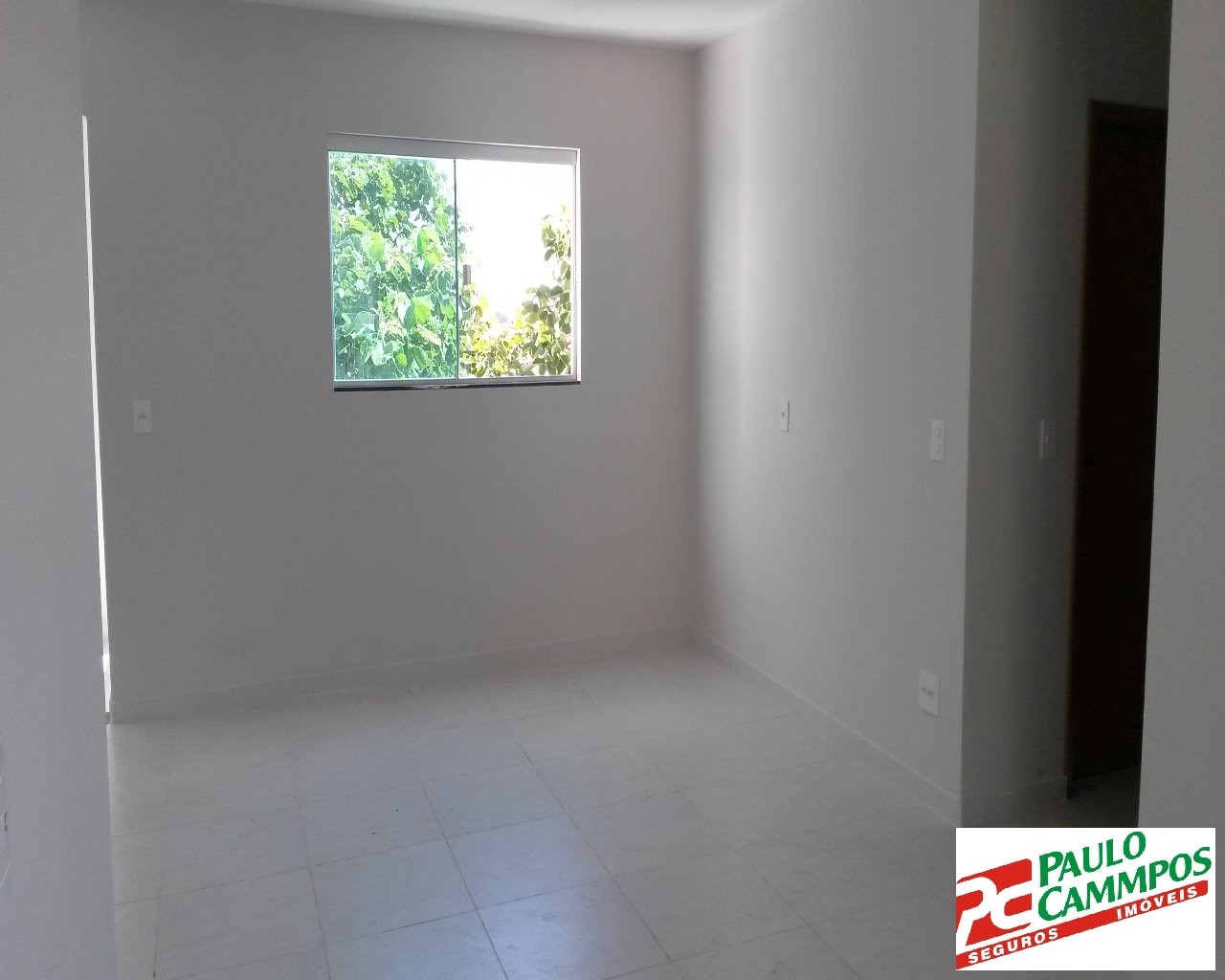 Apartamento à venda com 2 quartos, 72m² - Foto 2