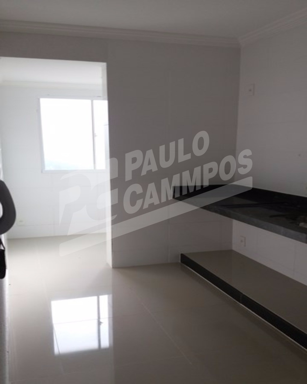 Apartamento à venda com 2 quartos, 63m² - Foto 2