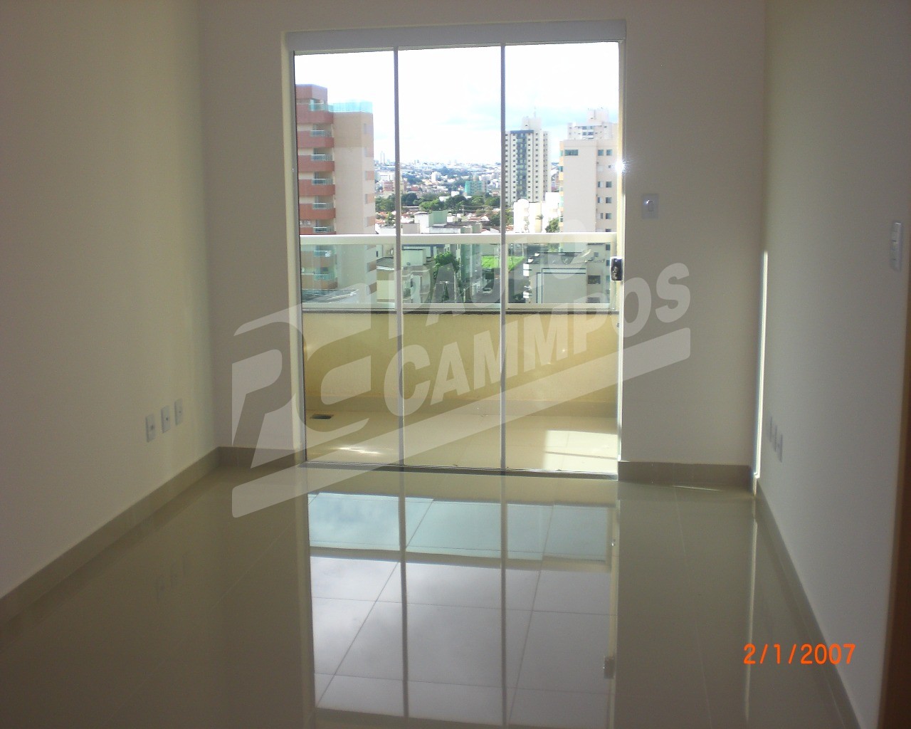 Apartamento à venda com 3 quartos, 90m² - Foto 2